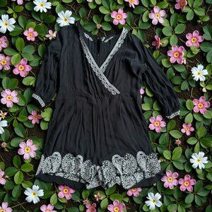ANN TAYLOR LOFT Black White Embroidered Romper Size XL